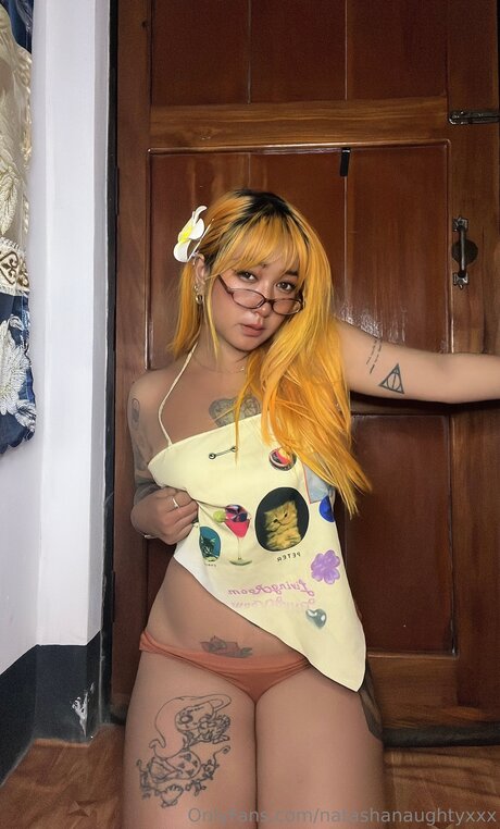 Natashanaughtyxxx model nudes pics