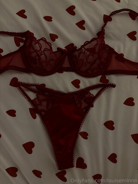 Louisemlnnn star perfect photos