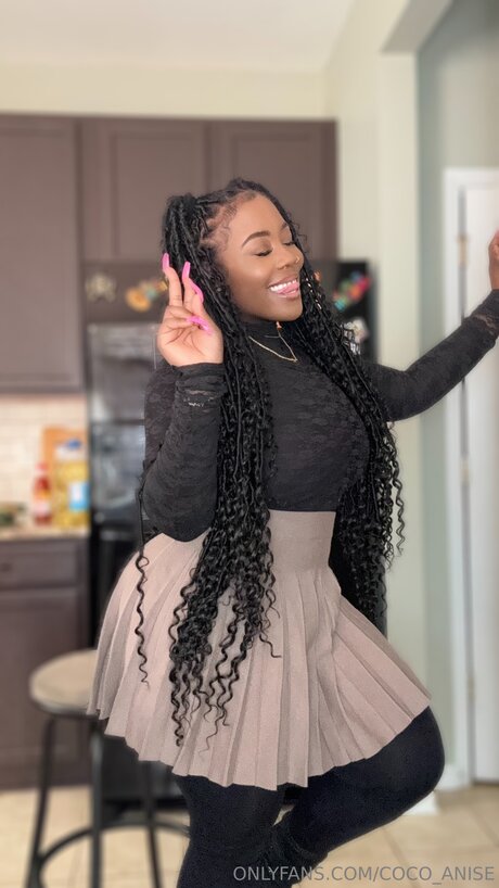 Coco Anise free star gallery