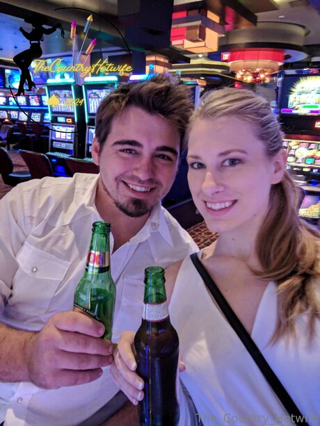 The Country Hotwife star sexy pictures