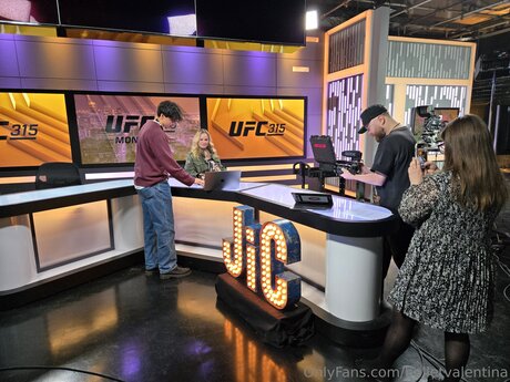 Bulletvalentina nudes star images