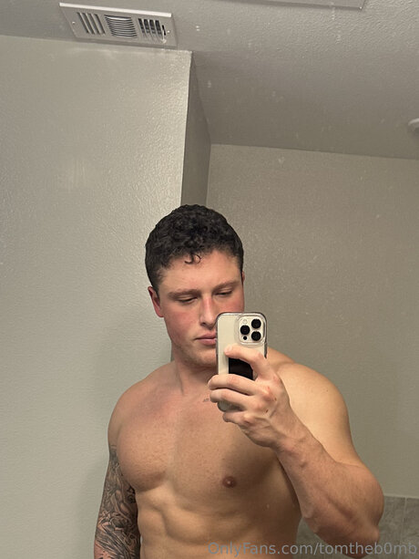 Tomtheb0mb pornstar xxx img