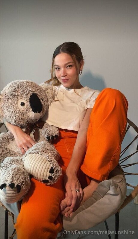 Majasunshine nude star picture