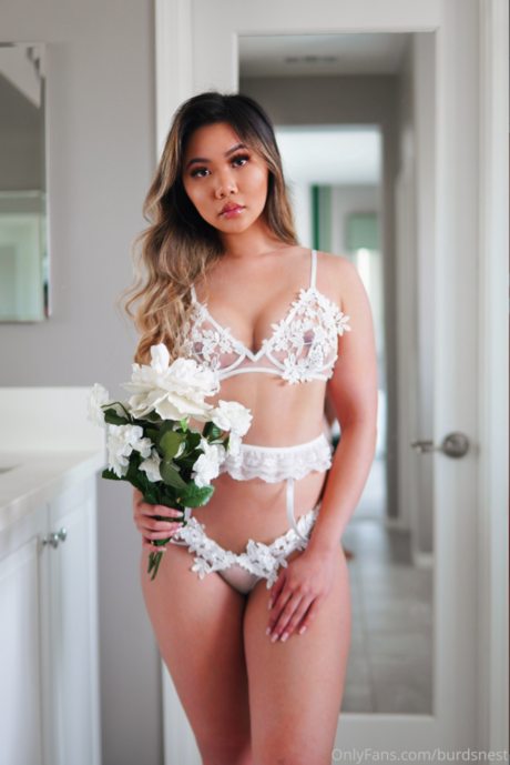 burdsnest model hot galleries