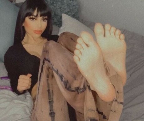 breana garcia naked model picture