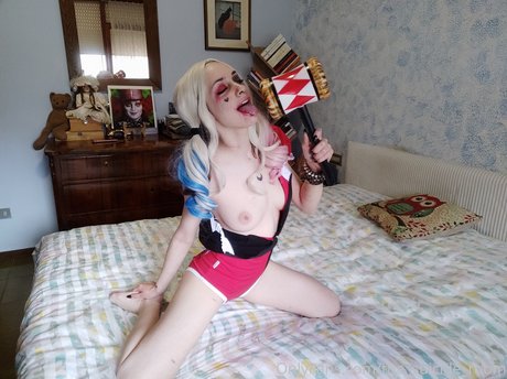 the suicide room model free picture