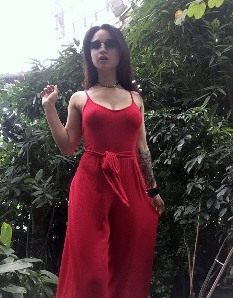 Ganja Babe sex actress img