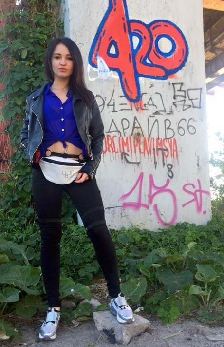 Ganja Babe beautiful model picture