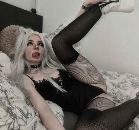 anyurvil perfect model picture