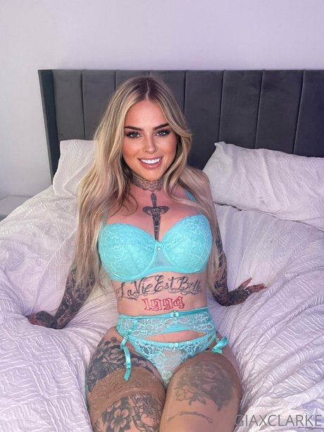 Gia Clarke perfect model pic