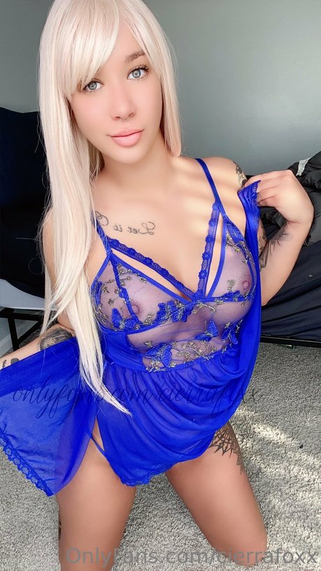 Cierra Foxx_ sex model pic