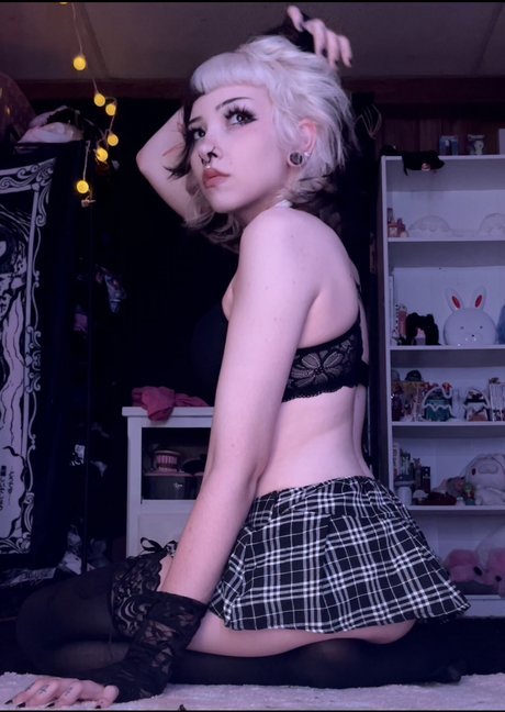 Evilgirll star naked pictures