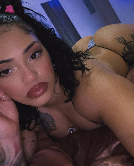 Lilie Leahndra pornstar pretty img