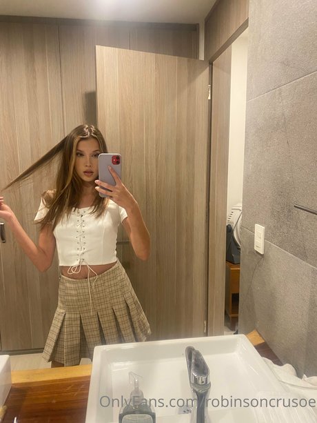 Robinsoncrusoe_ pornstar erotic images