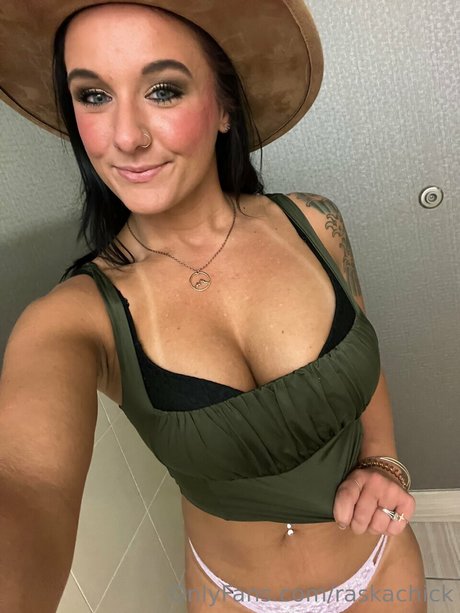 Raska chick pornstar xxx images