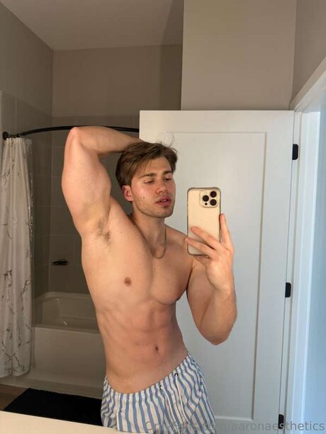 Aaronaesthetics exclusive star pic