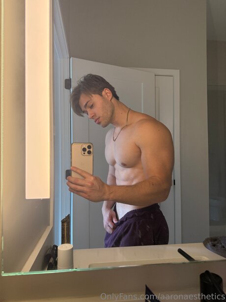Aaronaesthetics star free pictures