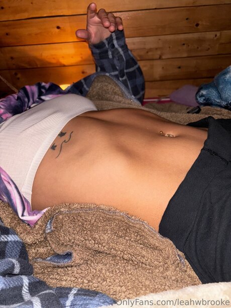 Leahwbrooke model hot photo