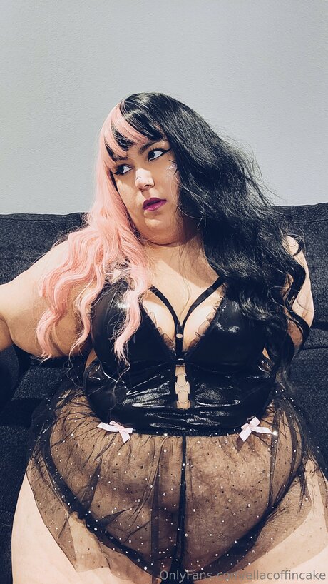 Ellacoffincake star nude img