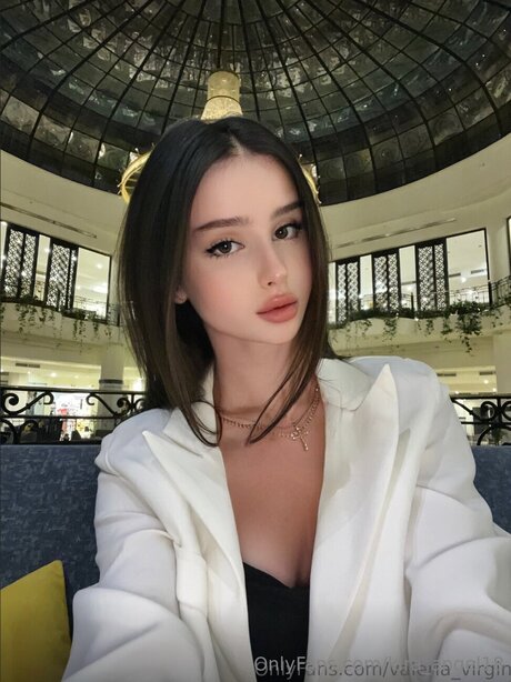 Kira Angel18 pornstar beautiful pic