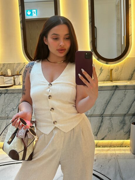 lightskin onlyfans erotic photos