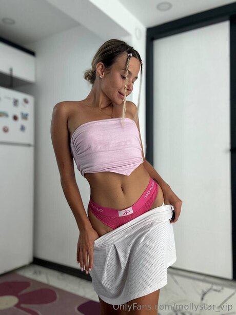 Mollystar Vip naked model galleries