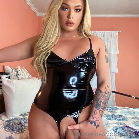 Onlykendramoore model pornographic img