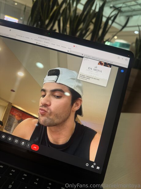 Danielmontoya model naked pics