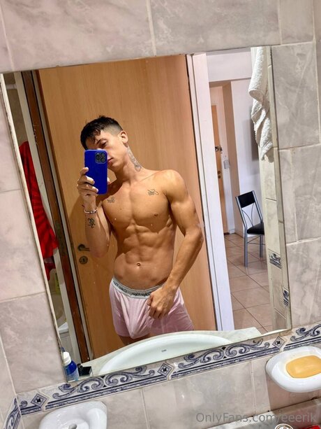 Eeerik hot model images