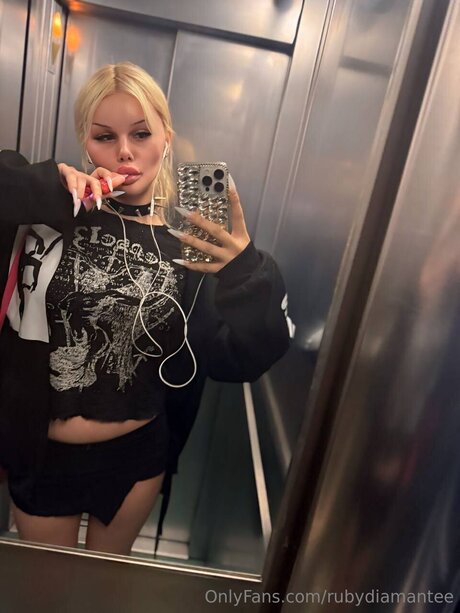 Rubydiamantee pornstar exclusive gallery