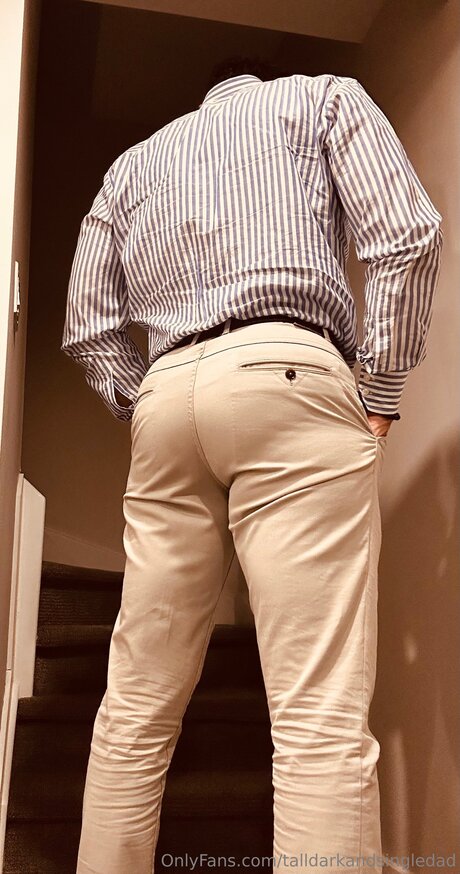 Talldarkandsingledad naked pornstar pictures