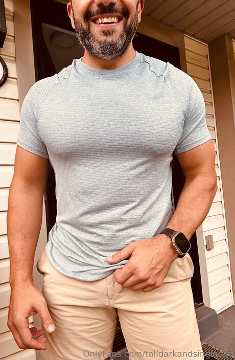 Talldarkandsingledad model nice photos