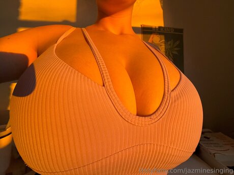 Jazminesinging adult model archive