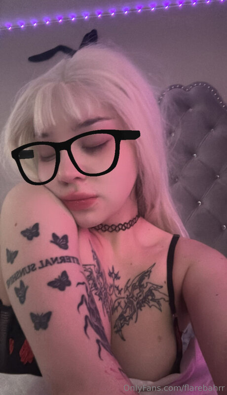 Flarebahrr model pretty pic