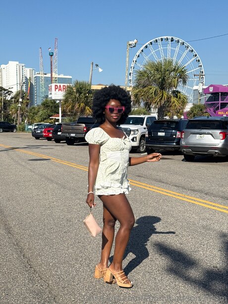 Ebonybuttspremium model pretty photos