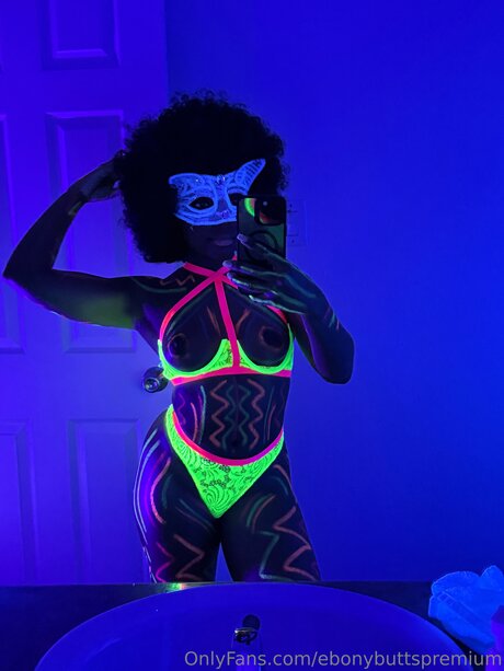 Ebonybuttspremium model img