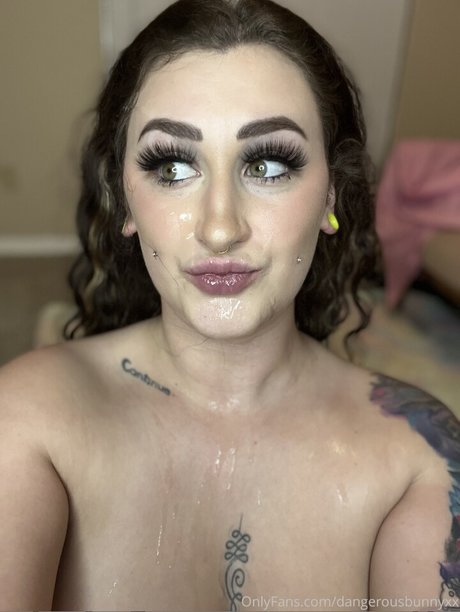 Avalon Mira_ hot actress image