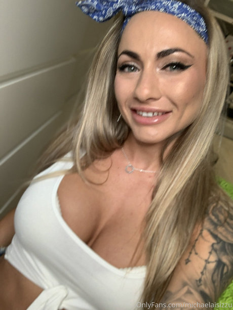 young ebony onlyfans perfect pic