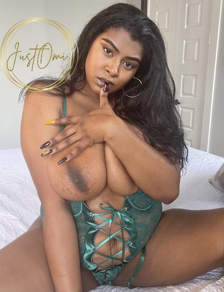 _Omi Stark high quality star photo