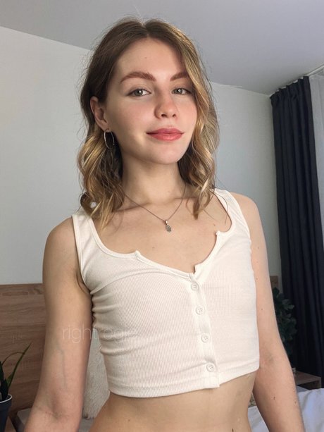 Right Regie_ art model image