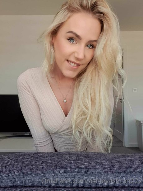 young onlyfans sexy xxx photos