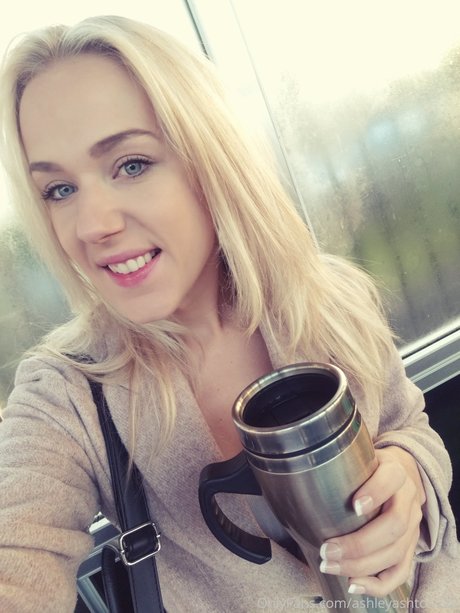 big tits brunette onlyfans beautiful nude gallery