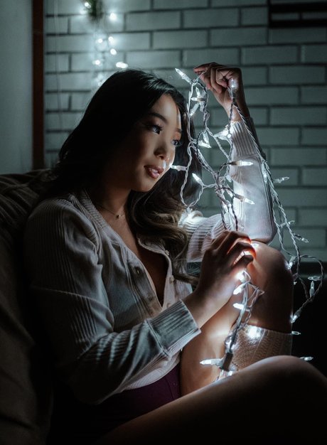 _Lizzie Vang exclusive model image