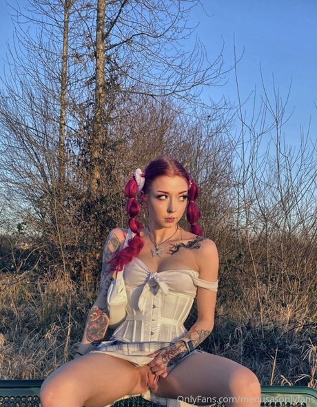 Medusas model hot archive