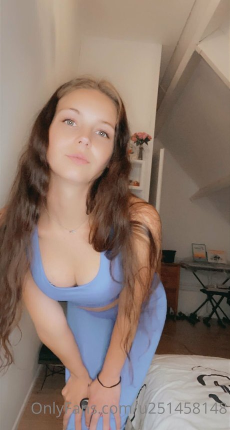 Selina Kyle naked actress pic