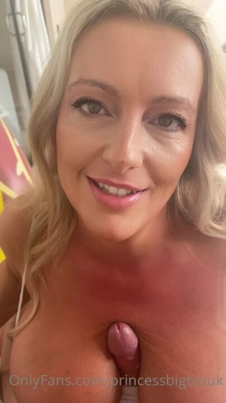 Miss Juicy Lucy_ hot model img