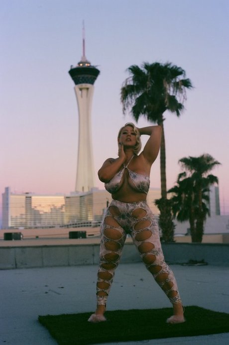 Rylee Rabbit_ beautiful actress photo