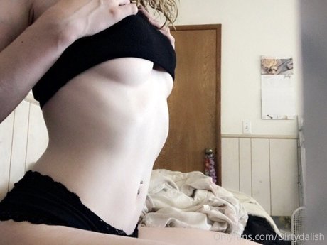 Dainty Dalish_ beautiful actress image