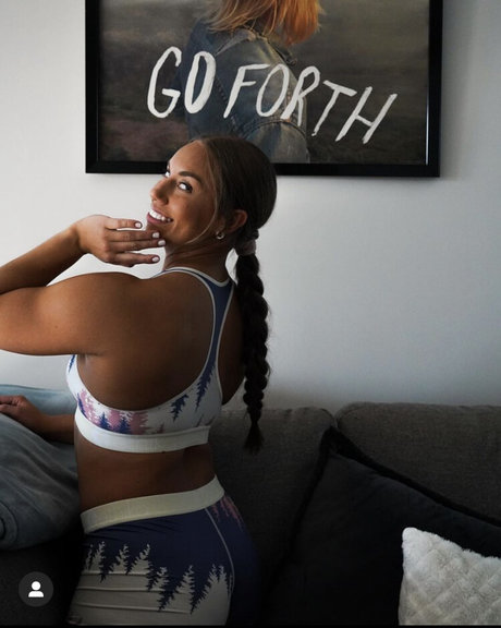 EllieBaerFit star pretty archive