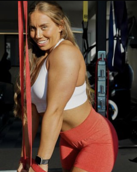 EllieBaerFit porn star photo